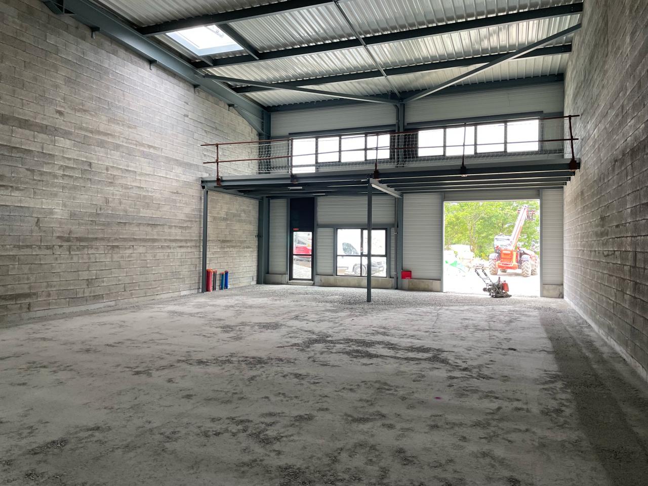 Local d'activité Treillières 1359m² Vente local d'activité Treillières Loire-Atlantique OVACT2424234 3